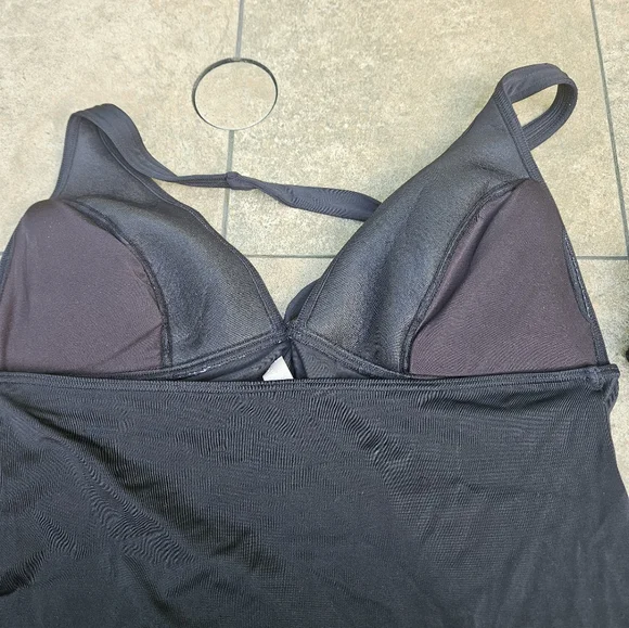 Victoria's Secret black halter tankini set size large - Picture 2 of 4